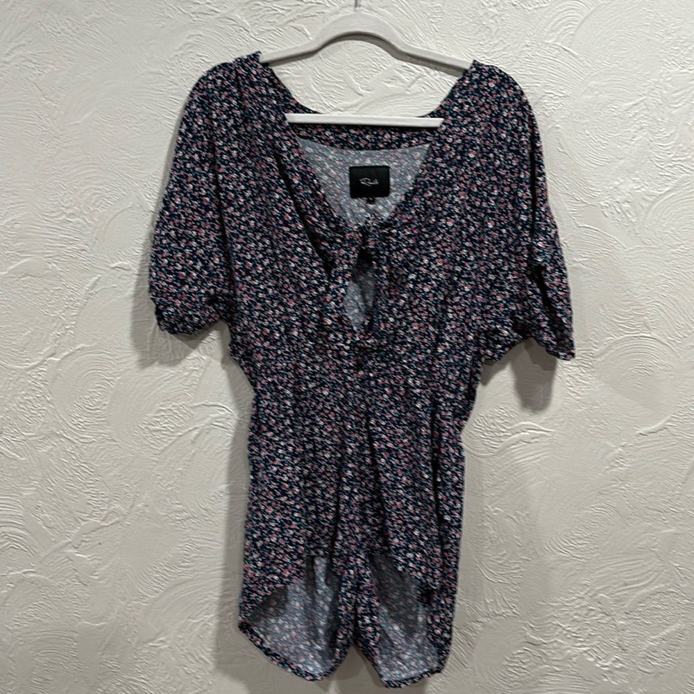 Rails Minka Floral Print Romper Navy Blue Tie V Neck Short Sleeve Size Small